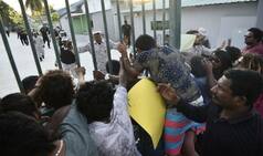Maldives Crisis: Police Uses 'Pepper Spray' Against Chief Justice Supporters