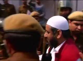 चीफ सेक्रेटरी से मारपीट: AAP MLA अमानतुल्ला का सरेंडर, कहा-कुछ गलत नहीं किया