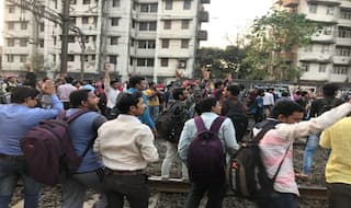 Mumbai: Local Trains Delayed on Central Line as Students Protest Between Matunga And Dadar Railway Stations
