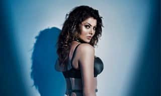 Urvashi Rautela's Sexy Selfie With Toned Abs Will Brighten Your Monday