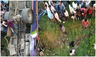 बिहार: सीतामढ़ी में 30 फीट गहरे गड्ढे में जा गिरी बस, 14 की मौत, 38 घायल