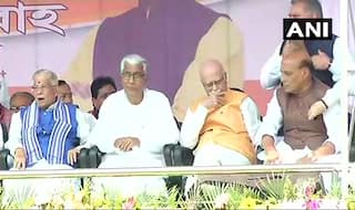 बिप्लब देब के शपथ ग्रहण समारोह में शामिल हुए माणिक सरकार, आडवाणी-जोशी के साथ बैठे