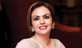 Nita Ambani Grooves With Daughter Isha to Katrina's Nachde Ne Saare (Video)