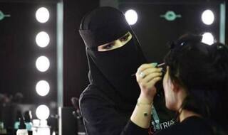 नई पहल: सउदी अरब में पहली बार फैशन वीक, रैंप पर ऐसे उतरीं मॉडल्‍स