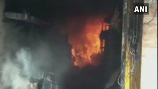 Kailash Nagar Fire: 2 People Dead in Garment Factory; Locals Claim That Fire Brigades Arrived Late