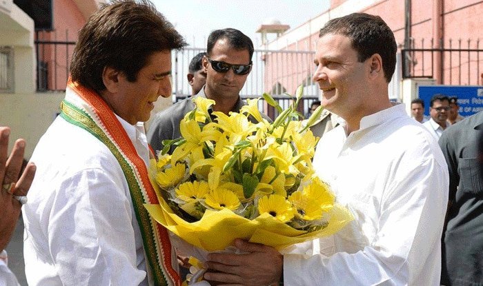 लखनऊ एयरपोर्ट पहुंचे राहुल गांधी, अमेठी में तीन दिन रहकर जानेंगे संसदीय क्षेत्र का हाल