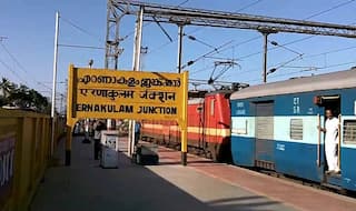 Coolie Clears Kerala Public Service Commission Test With Help of Free WiFi at Ernakulam Station