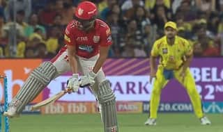 सोशल मीडिया पर वायरल हुआ करुण नायर का 'डांसिंग शू शॉट', देखें वीडियो