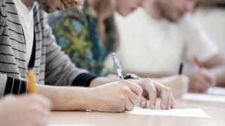 UP Assistant Teachers Recruitment Exams 2018: चिटिंग करते पकड़े गए दो