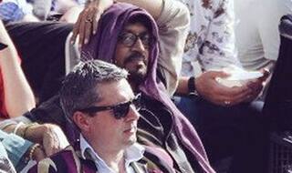 मैच देखने वाला ये शख्स कौन है? इरफान खान या उनका हमशक्ल?