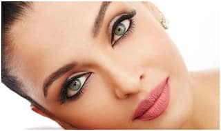 Aishwarya Rai Bachchan's Eyes Say A Million Things In This Pic And We're Speechless