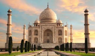 VHP Members Try to Vandalise Taj Mahal's Gate, Claim it Blocked Way to Temple
