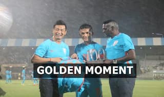 Past Meets Present! Picture of Sunil-Baichung's Exchange of Jerseys is Winning The Internet