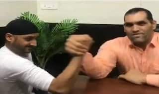 WATCH: Harbhajan Takes on The Great Khali at Arm-Wrestling, Guess Who Won?