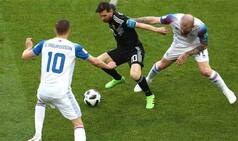FIFA WorldCup: आइसलैंड ने अर्जेंटीना को 1-1 की बराबरी पर रोका, पेनाल्टी गोल नहीं दाग पाए मेसी