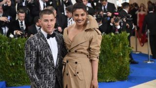 Priyanka Chopra Reaches New York With Nick Jonas - See Video Priyanka Chopra Reaches New York With Nick Jonas - See Video