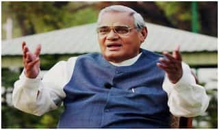 सबके दिलों पर अमिट छाप छोड़ गए अटल बिहारी वाजपेयी, पहली बार 13 दिन के लिए बने पीएम