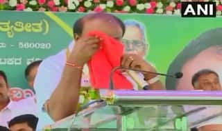 कांग्रेस के सपोर्ट से CM बने एचडी कुमारस्वामी के छलके आंसू, बोले- गठबंधन का दर्द मैं जानता हूं