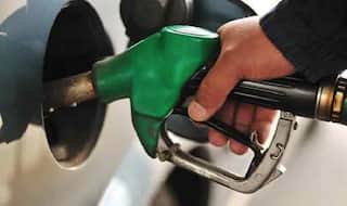 Fund Outflows, High Crude Oil Prices Drag Rupee to Record Low