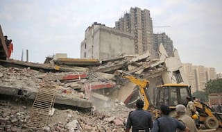 ग्रेटर नोएडा इमारत हादसा: तीन की मौत, तीन लोग गिरफ्तार, मजिस्ट्रेट जांच के आदेश