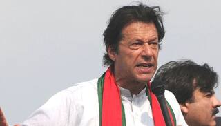 इन बॉलीवुड स्टार्स ने इमरान खान को दी बधाई, ट्विटर पर जमकर की उनकी तारीफ