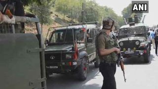 जम्मू-कश्मीर: आतंकवादियों ने सुरक्षा बलों पर किया हमला, सेना ने की जवाबी कार्रवाई