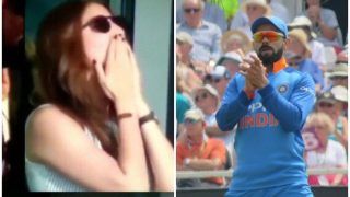 विराट कोहली को अनुष्का शर्मा ने दिया नॉटिंघम वनडे में जीत के बदले 'KISS', VIDEO वायरल