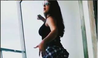 Video: भोजपुरी सुपरस्टार अंजना सिंह ने किया 'वोदका लगा के' गाने पर डांस, आपने देखा क्या?