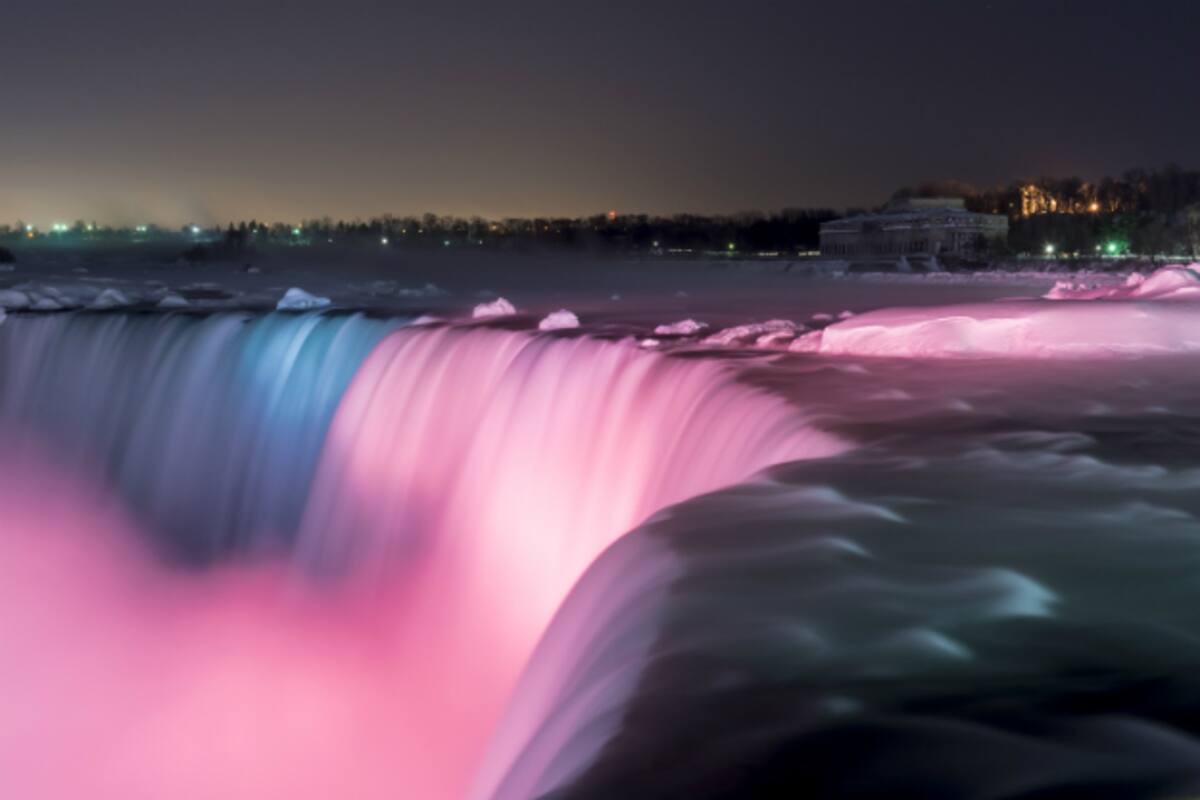 Frozen fantasy: The Niagara Falls in the winter will take your ...