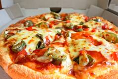 'Oregano Toh Free Rahega Na?' Netizens After AAAR Rules 18% GST on Pizza Toppings