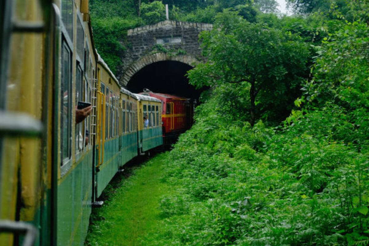 Kalka Shimla Toy Train Timings Fare And Train Names India Com