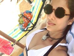 Hot Photos of Vidya Malavade from Sri Lanka: Chak De India Girl Tempts You to Take up Yoga on the Beach!