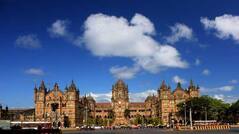 Visiting Mumbai Alone? Here Are 10 Things That You Can Indulge in