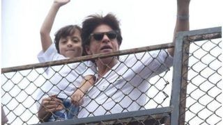 Shah Rukh Khan And Son, AbRam Khan Greet Fans Outside Mannat on Bakr Eid, Thank Well-Wishers For Making it Special