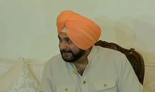 Sidhu Cites Example of Vajpayee to Justify 'Hugplomacy'; BJP Says Pak Army Chief 'Sone de Munde' For Cong