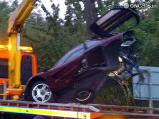 Rowan Atkinson crashes his McLaren F1