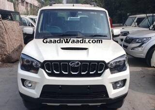 New Mahindra Scorpio 2018 Facelift spotted at dealership stockyard; India Launch likely on November 14