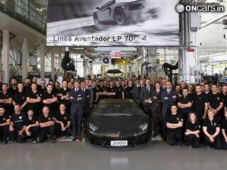 2,000th Lamborghini Aventador rolls out of Sant'Agata Bolognese