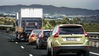 Volvo's driverless SARTRE project takes on public roads of Spain (video)