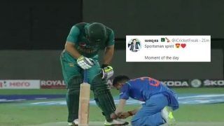 Asia Cup 2018, India vs Pakistan 5th ODI: Yuzvendra Chahal Ties Shoe Laces of Pakistan Player, Wins Hearts With Generous Gesture -- SEE PIC
