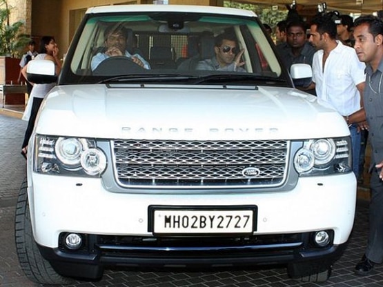 Salman Khan's Range Rover breaks down | India.com