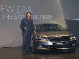 Skoda Superb 2016 Unveiled: Skoda introduces the 3rd generation Superb sedan