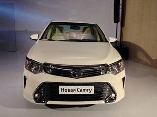 2015 Toyota Camry Hybrid Facelift launching tomorrow