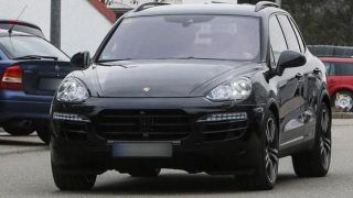 Porsche Cayenne facelift spotted