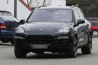 Porsche Cayenne facelift spotted