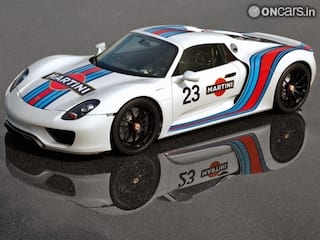 Porsche 918 Spyder awaits more buyers