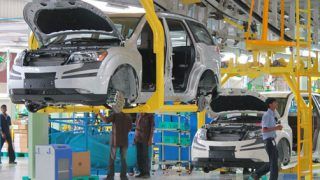 Mahindra to up XUV500 production to 5,000 units a month