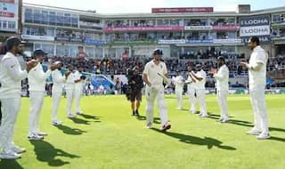India vs England 5th Test:  Cook Gets Guard of Honour From Team India, Oval Applauds