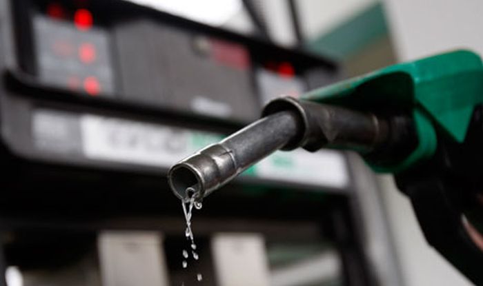 Petrol, diesel cheaper by Rs 5 in Maharashtra and Gujarat