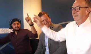 VIDEO: शिखर धवन मैदान में करने लगे डांस, ये देख भज्जी से इंग्लिश क्रिकेटर ने सीखे भांगड़ा स्टेम्प्स